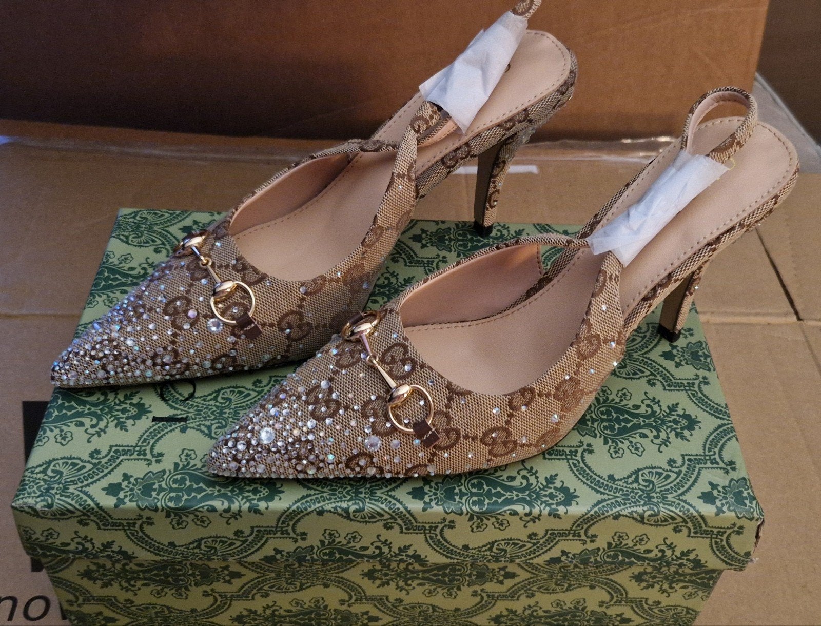 Super mooie pumps met strass en gouden details maat 39, Verzenden, Nieuw, Overige kleuren