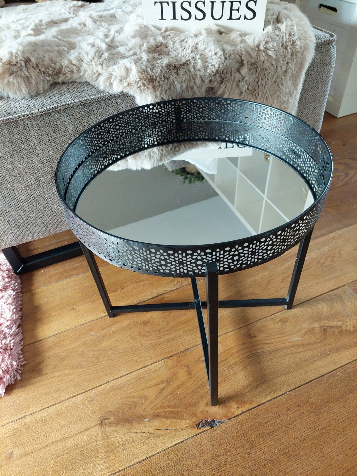Zwarte metalen bijzettafel met spiegel dienblad, Metaal of Aluminium, Modern, Elegant, Rond, Zo goed als nieuw