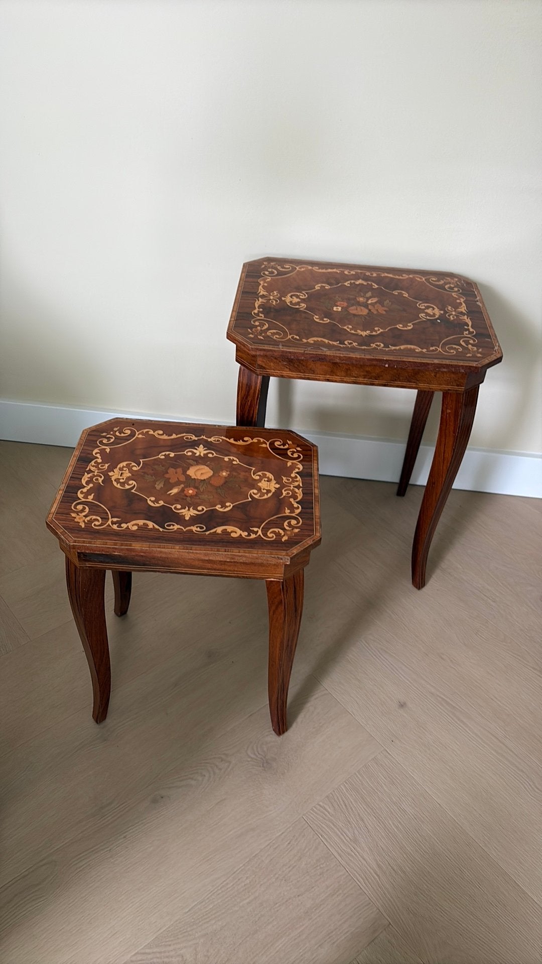 Vintage bijzettafeljes Italiaanse inleg, Ophalen of Verzenden