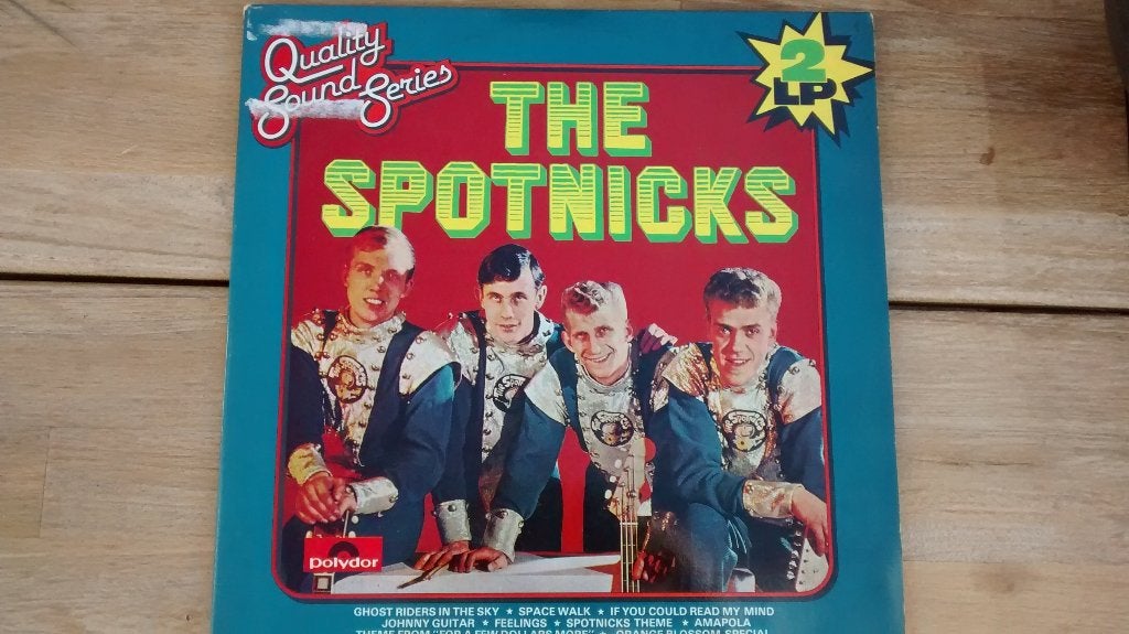 2 LP - The Spotnicks - The Spotnicks, Cd's en Dvd's, Vinyl | Rock, Ophalen of Verzenden, Zo goed als nieuw, 12 inch, Dubbel-LP
