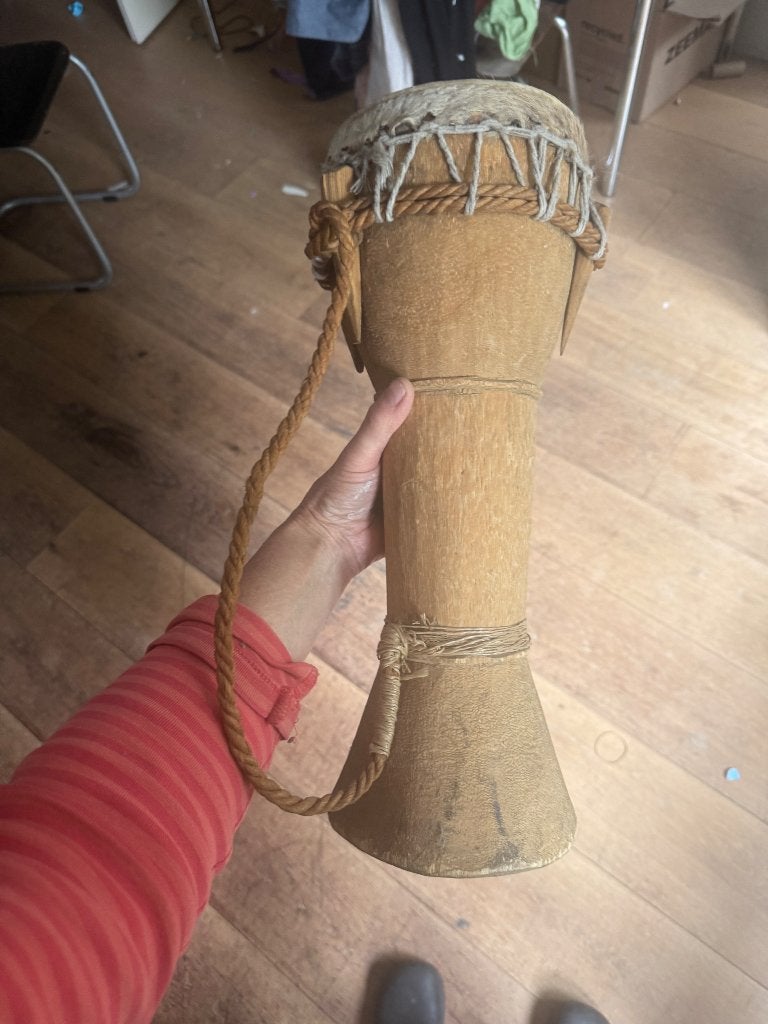 Djembé/Bekertrom/Chikandira, Ophalen