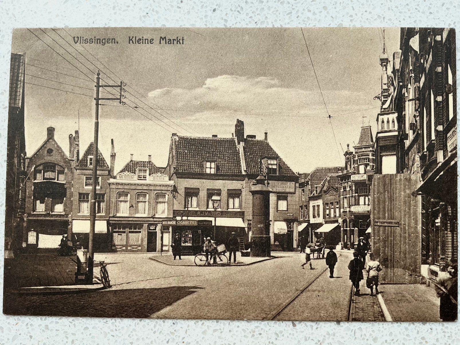 Vlissingen Kleine Markt met kiosk B. Wijma, Verzenden, Voor 1920, Gelopen, Zeeland