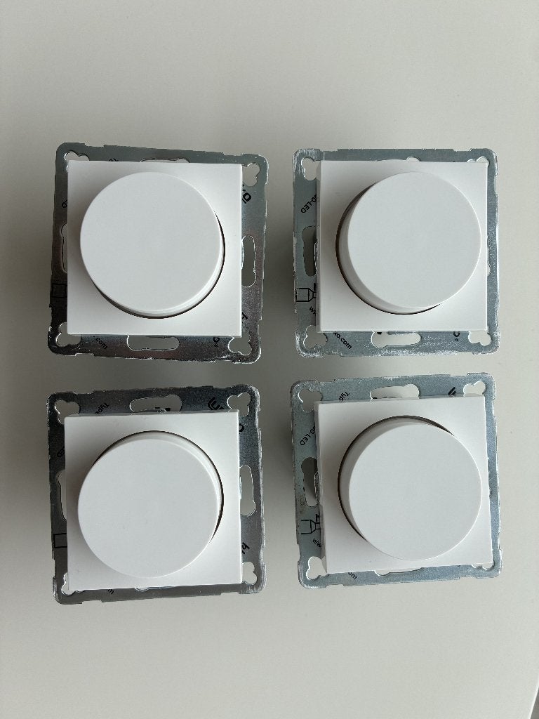 4x Gira E2 dimmerknop + 4x Lumiko LED dimmer, Ophalen of Verzenden, Zo goed als nieuw, Overige merken, Dimmer