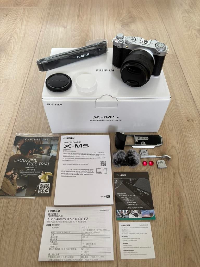 Fujifilm X-M5 zilver met XC15-45 lens en SmallRig accesoires, Ophalen, Compact, 26 Megapixel, Zo goed als nieuw