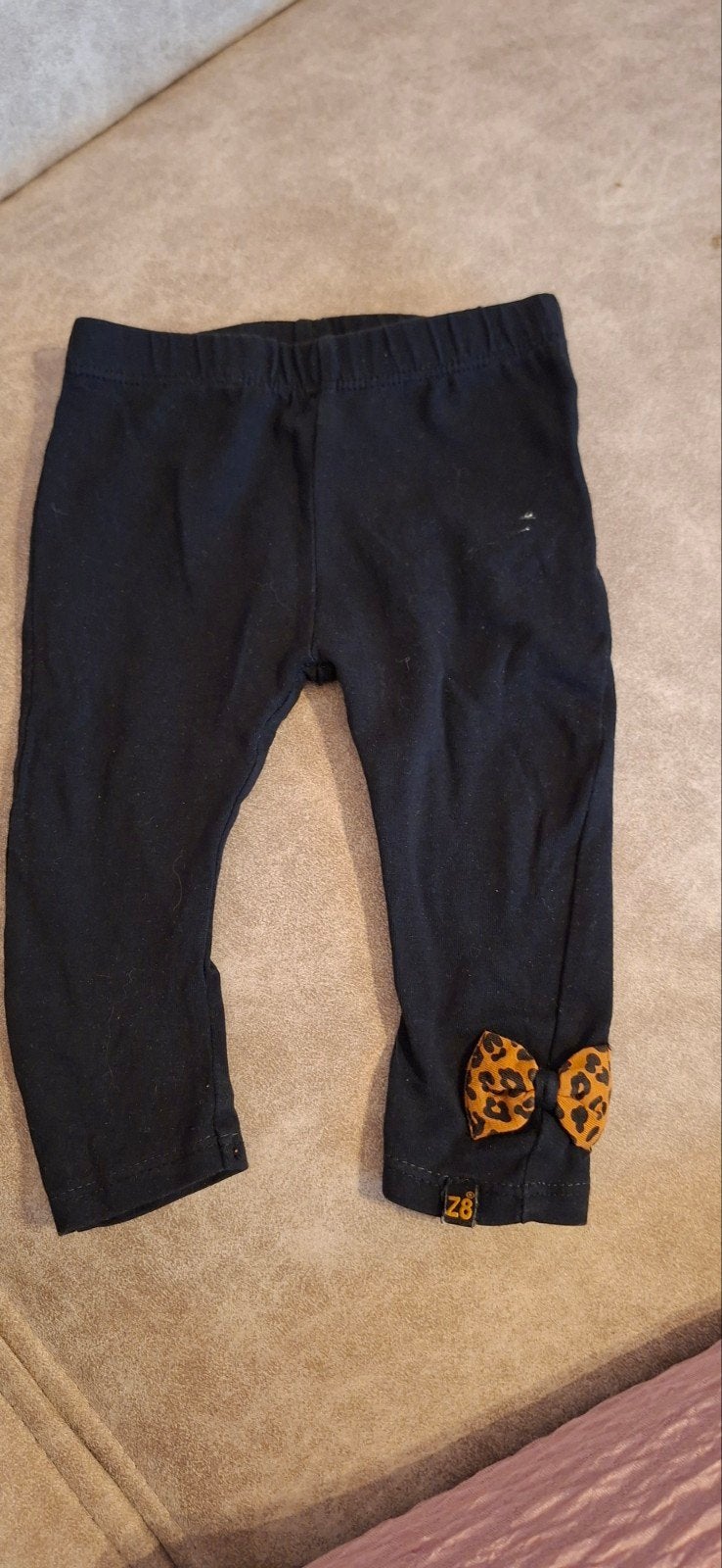 Z8 legging maat 62 met luipaard strikjes, Broekje, Meisje, Z8, Ophalen of Verzenden