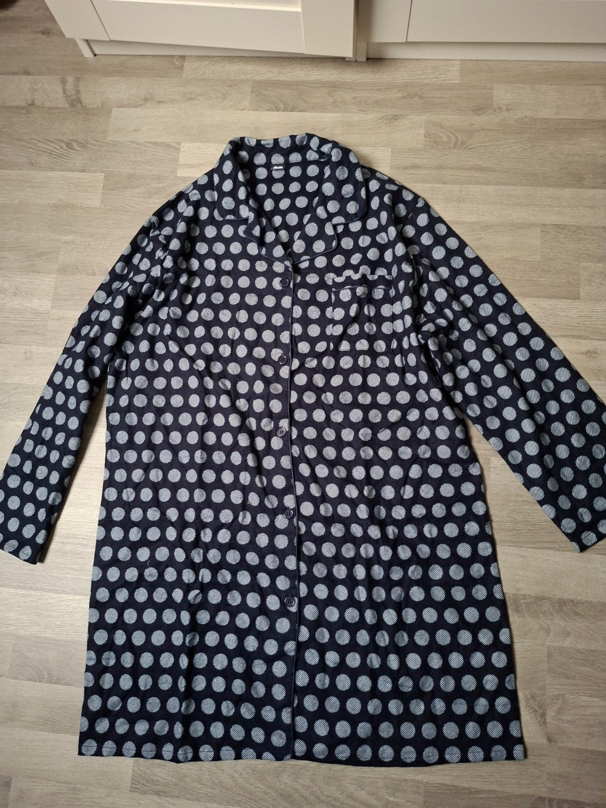 Donkerblauwe nachthemd met stippen - Maat XL, Onbekend, Ophalen of Verzenden, Zo goed als nieuw, Maat 46/48 (XL) of groter
