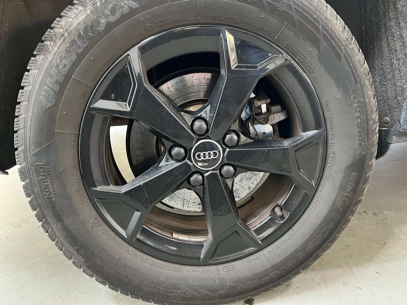 Originele 17” Audi velgen met Hankook winterbanden, Banden en Velgen, 17 inch, Terreinwagen, Gebruikt