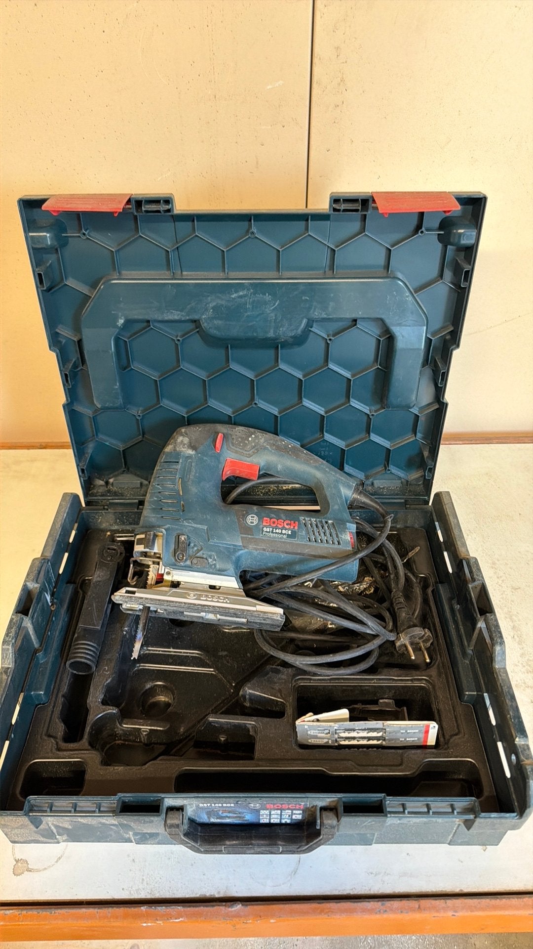 Bosch decoupeerzaag, Ophalen, Zo goed als nieuw, Minder dan 600 watt, Vlakschuurmachine