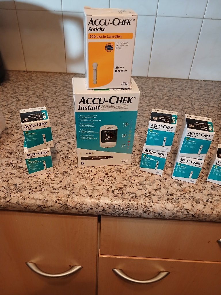 Te koop accu chek instant compleet., Diversen, Ophalen, Nieuw