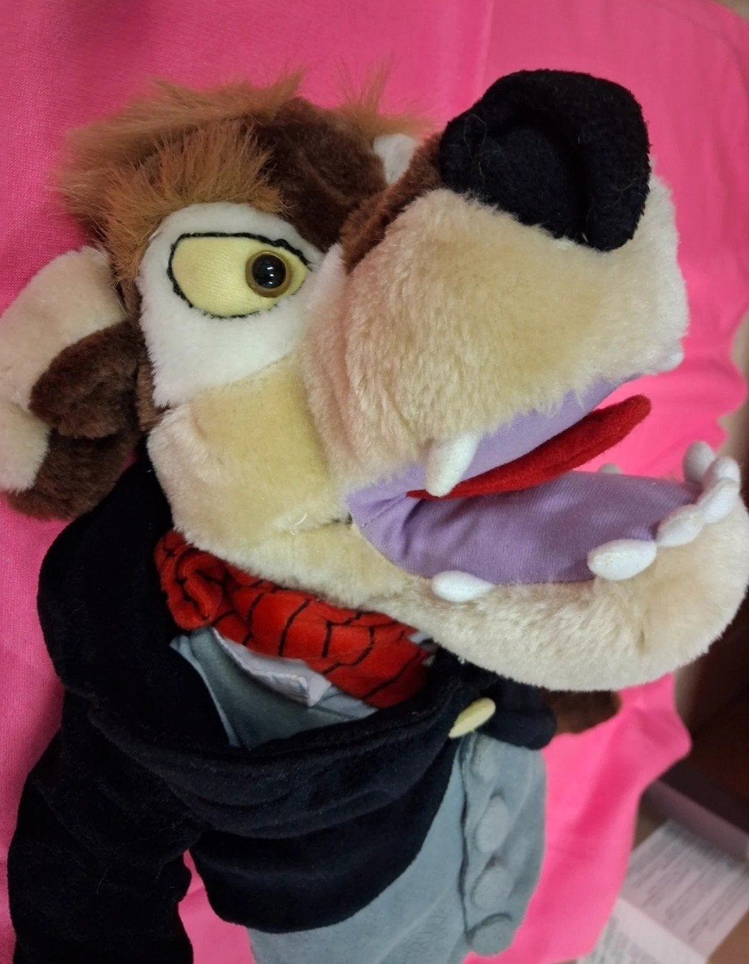 Efteling Grote Boze Wolf handpop, Ophalen