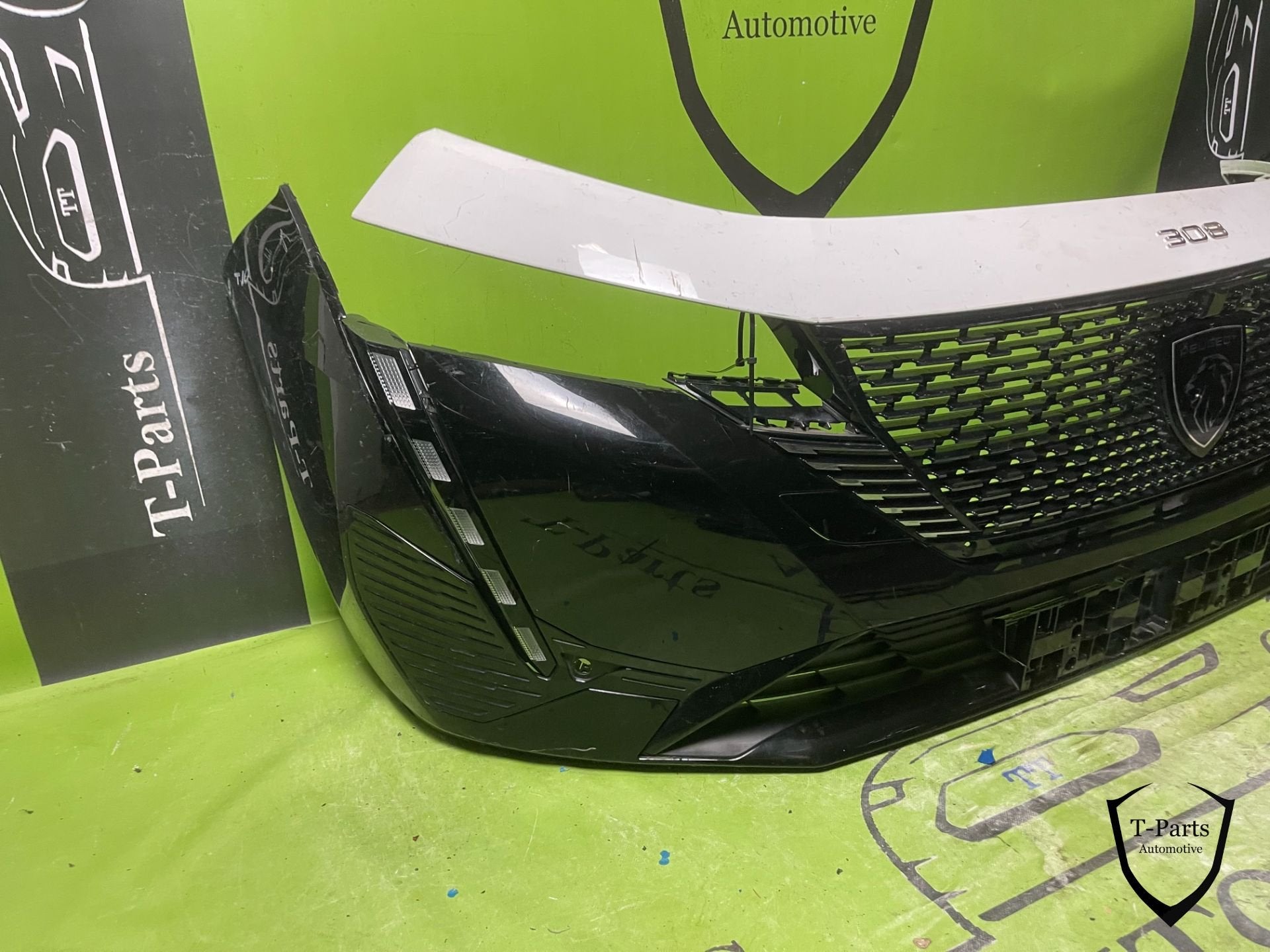 peugeot 208 voorbumper bumper, Auto-onderdelen, Taurusavenue 1
2132 LS  Hoofddorp, NL, Gebruikt, Contact.group@renault.com, Stellantis N.V.