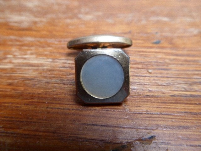 Paar goudkleurige art deco manchetknopen met parelmoer, Ophalen of Verzenden, Dames