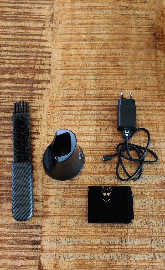 Baardstyler/Beard Brush, The Beard Struggle Carbon X Heated, Ophalen, Zo goed als nieuw, Kam of Borstel