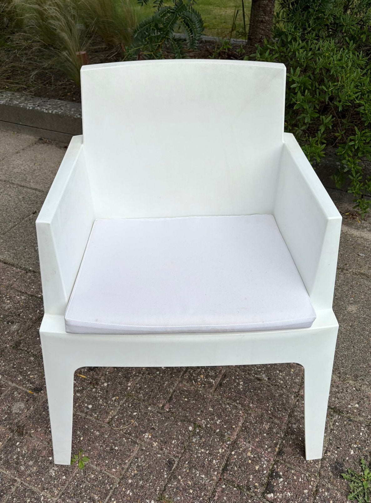6 witte tuinstoelen bijna gratis, Ophalen, Zo goed als nieuw, Kunststof