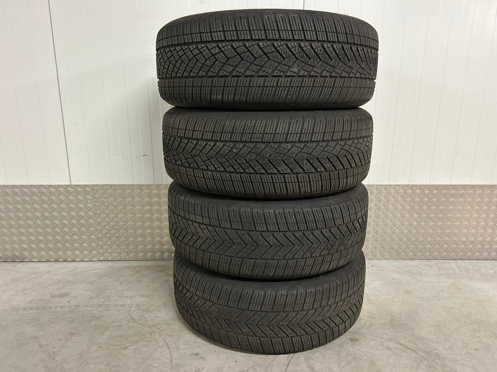 BMW IX i20 1010 21 inch Goodyear winter * 2025 TPMS, Auto-onderdelen, Banden en Velgen, Ophalen, Gebruikt, 255 mm, Banden en Velgen