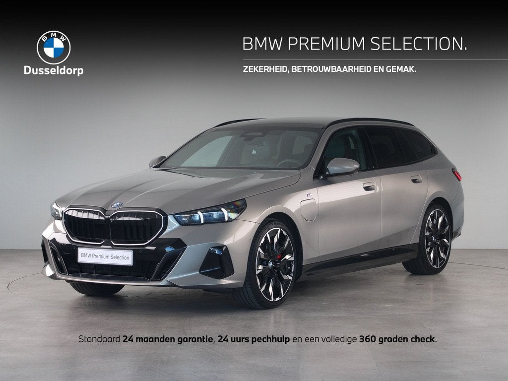 BMW 5 Serie Touring 550e xDrive M Sport Trekhaak Accu SoH 10, Auto's, Automaat, Gebruikt, Overige brandstoffen, Leder