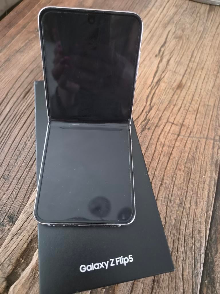 Samsung Galaxy Z flip 5, Telecommunicatie, Mobiele telefoons | Samsung, Paars, Ophalen of Verzenden, Zo goed als nieuw, 128 GB
