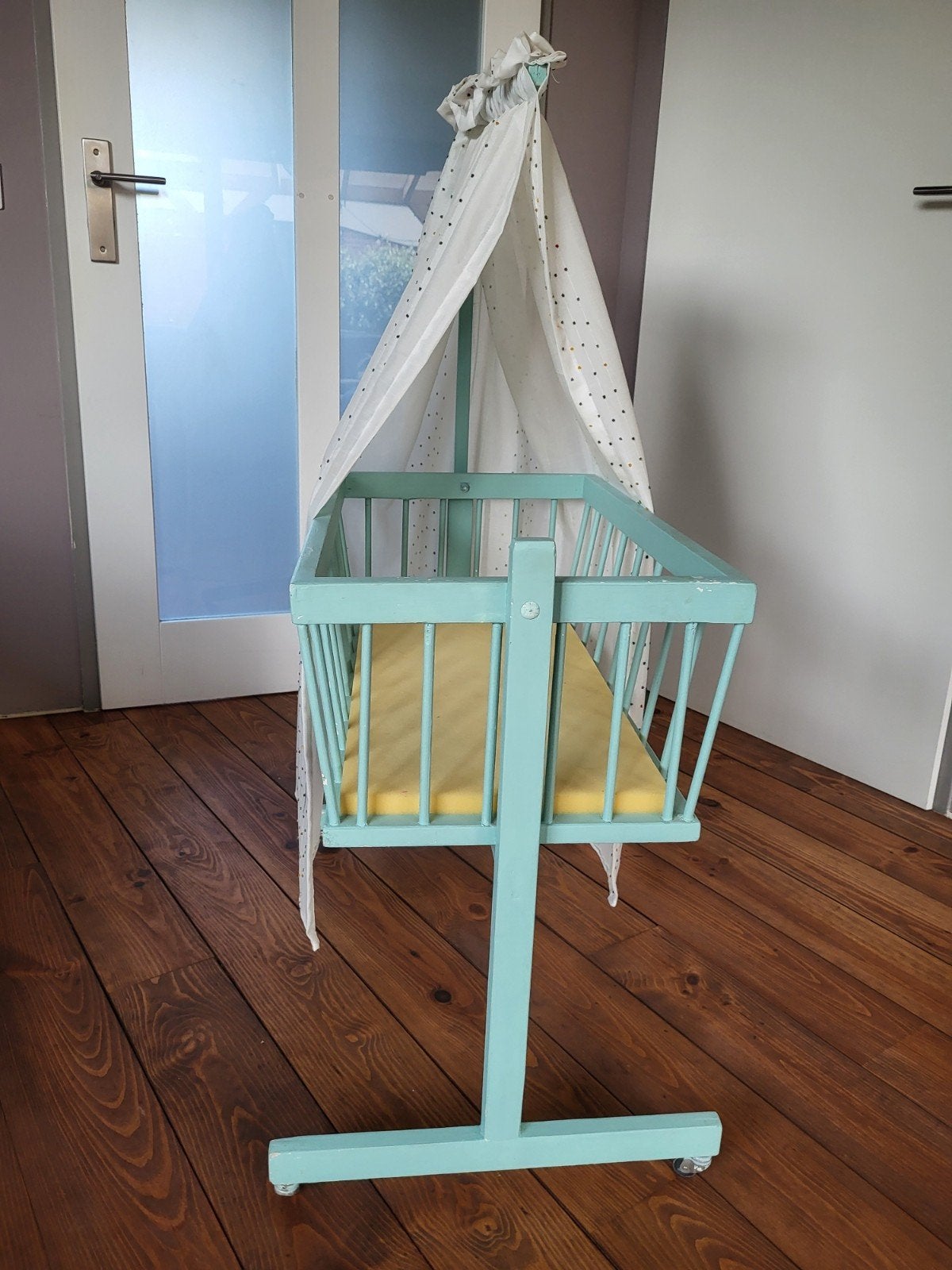 poppenwiegje, Kinderen en Baby's, Speelgoed | Poppen, Ophalen of Verzenden, Gebruikt, Babypop