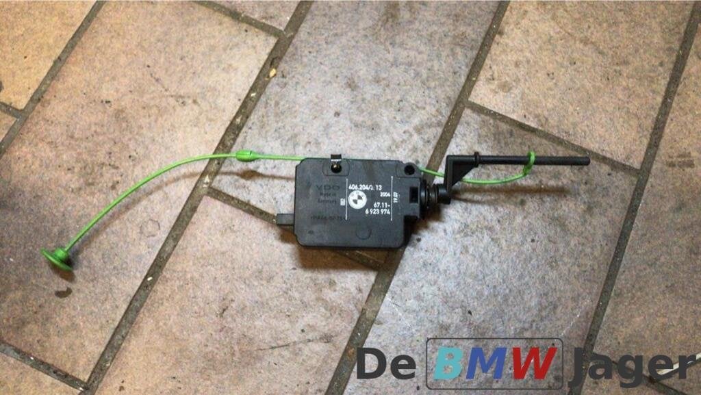 Tankklep Vergrendeling BMW 5 serie E34 X5 E53 67116923974, Gebruikt, Ophalen of Verzenden, BMW, BMW