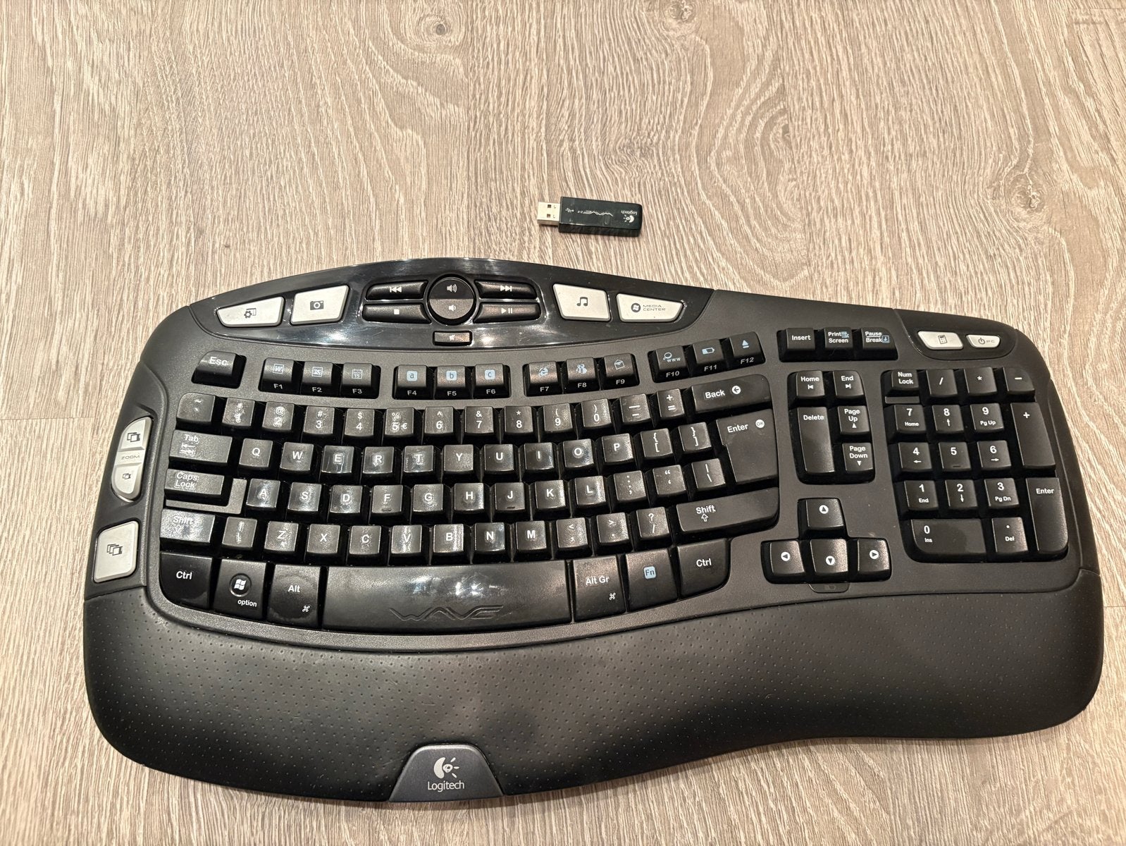 Logitech K350 Draadloos Ergonomisch Toetsenbord QWERTY, Ophalen, Gebruikt, Draadloze ontvanger, Draadloos