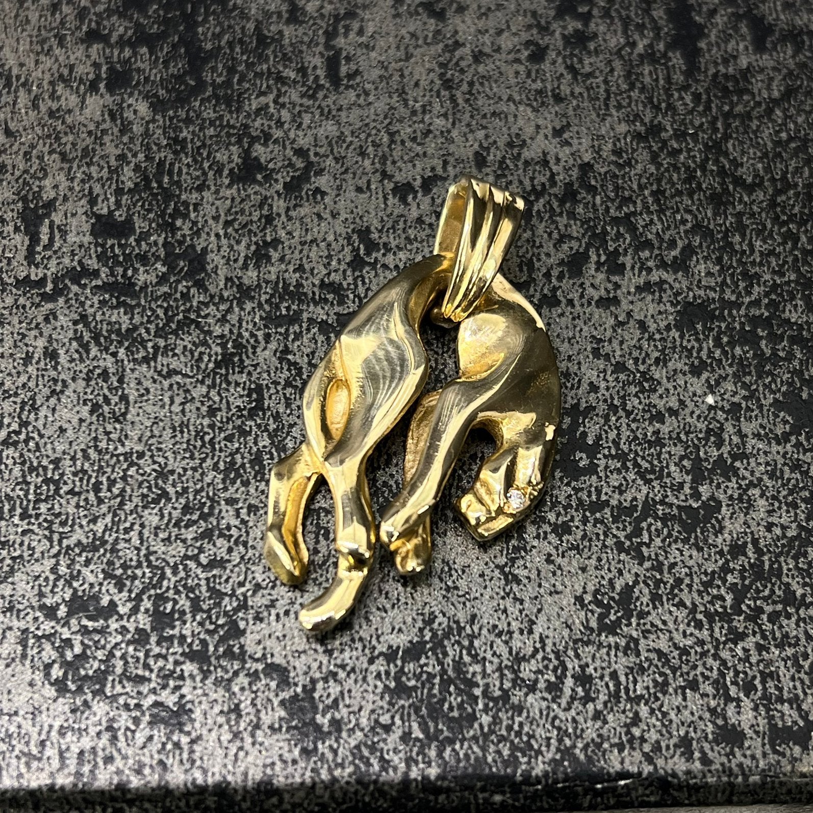 14 karaat gouden panter hanger massief goud, Ophalen of Verzenden, Zo goed als nieuw, Goud, Kruis of Symbool