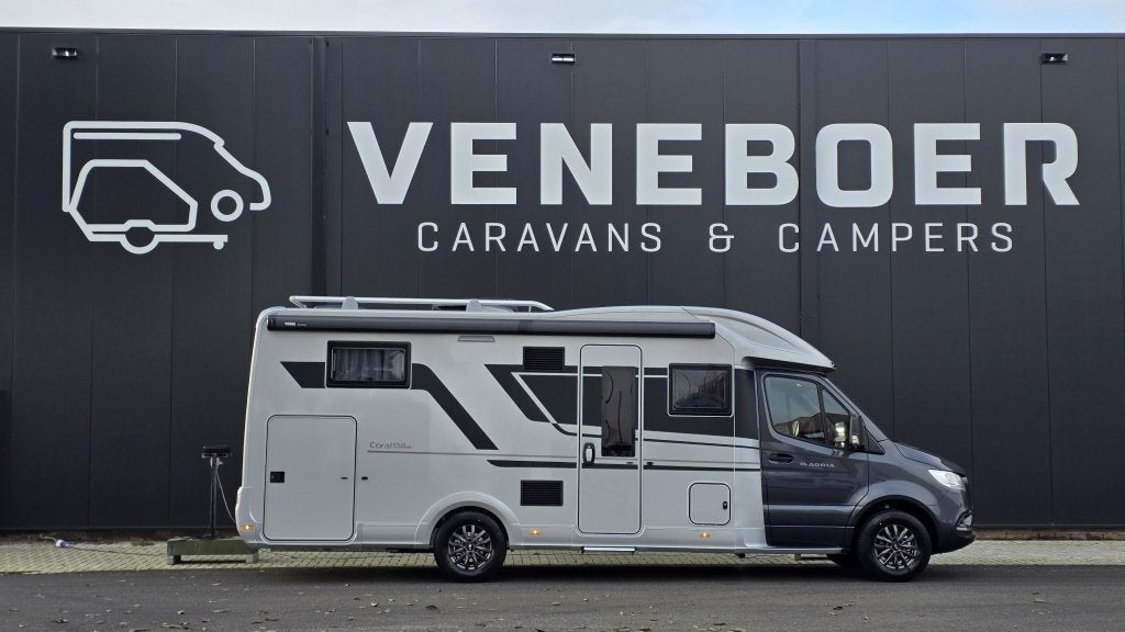 Adria Coral Supreme MB 670 DL, Automaat, 7 tot 8 meter, Bedrijf, Diesel