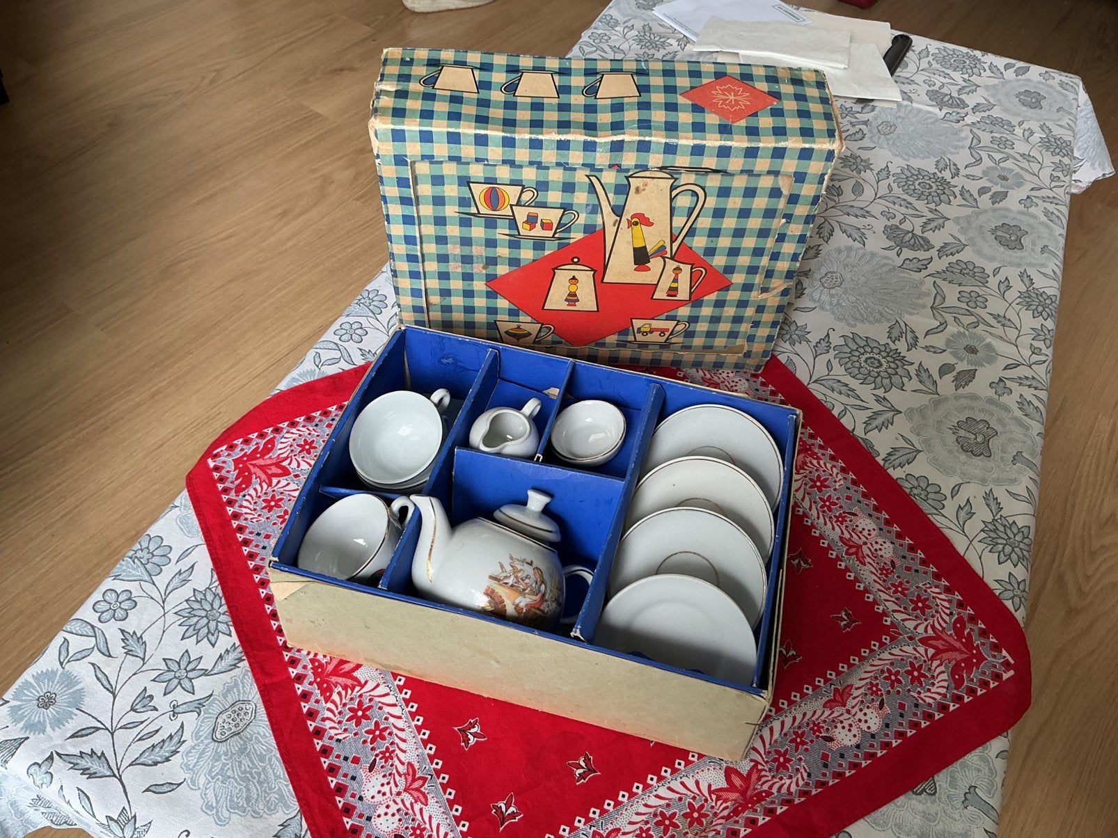 Kinderservies porselein, Antiek en Kunst, Ophalen of Verzenden
