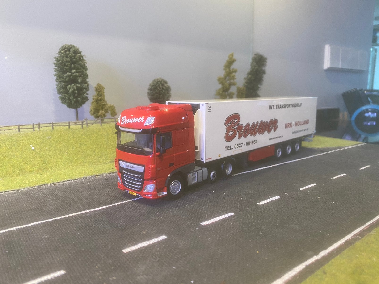 Daf XF106 met koeloplegger van Brouwer, Ophalen of Verzenden, Zo goed als nieuw, Bus of Vrachtwagen, Wsi