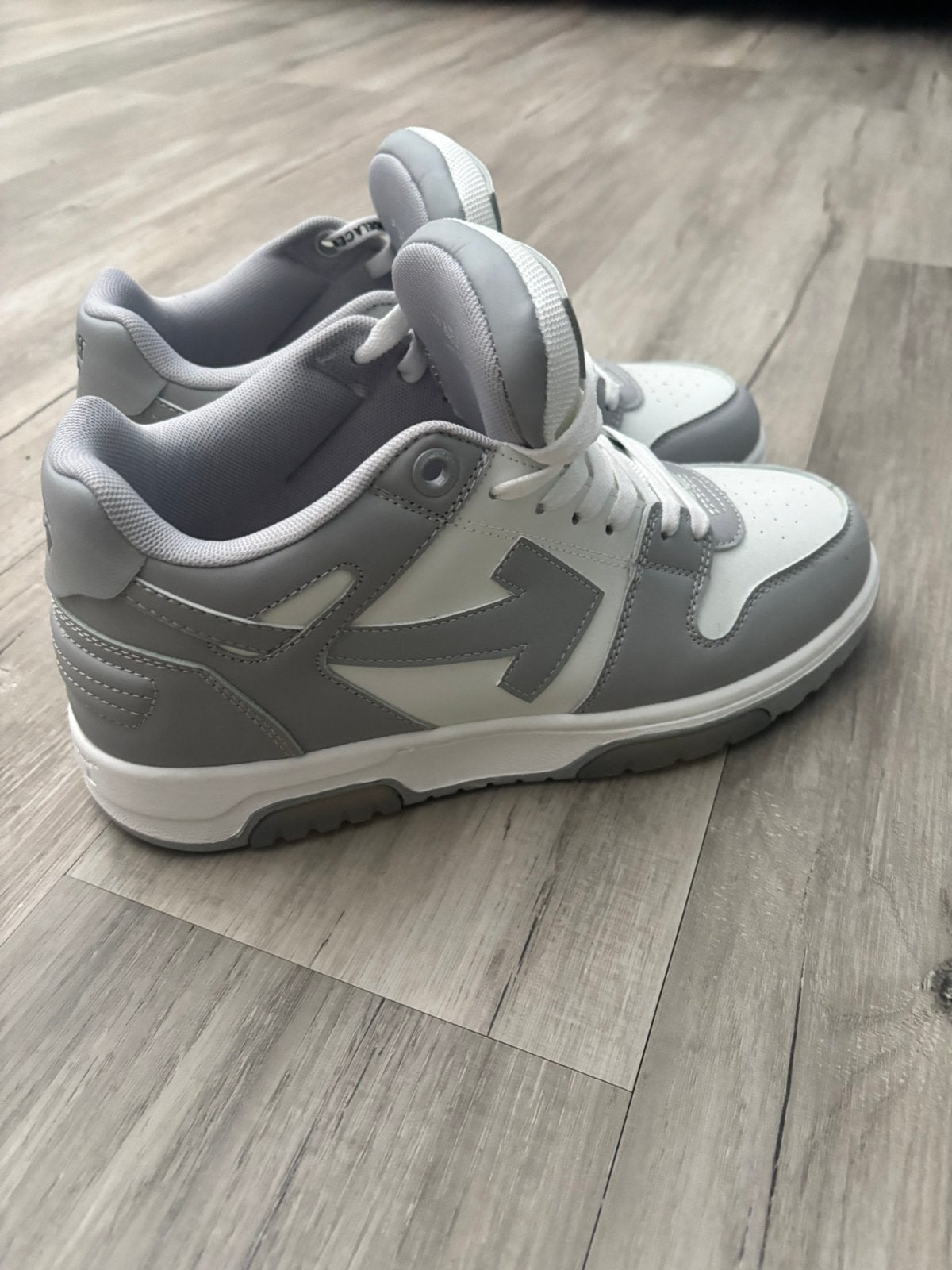 Off white sneakers, Schoenen, Nieuw, Ophalen of Verzenden, Jongen