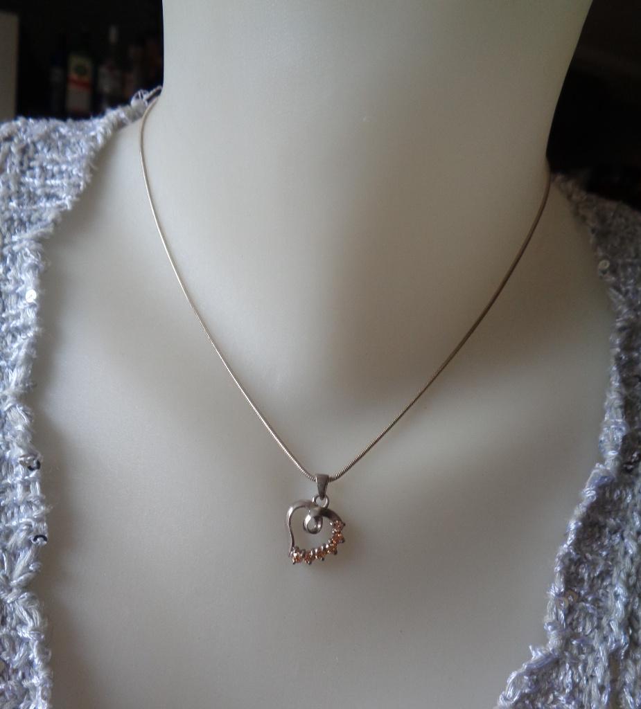 zilveren koord ketting met hart hanger [393], Sieraden, Tassen en Uiterlijk, Kettingen, Met hanger, Verzenden, Zo goed als nieuw