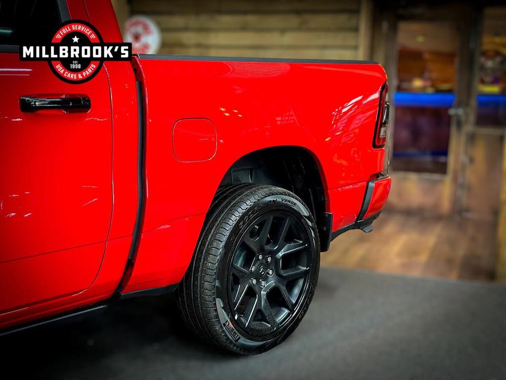 Dodge Ram 1500 5.7 V8 4x4 Crew Cab 5'7 Laramie Night primium, Automaat, 8 cilinders, 5654 cc, 4 stoelen