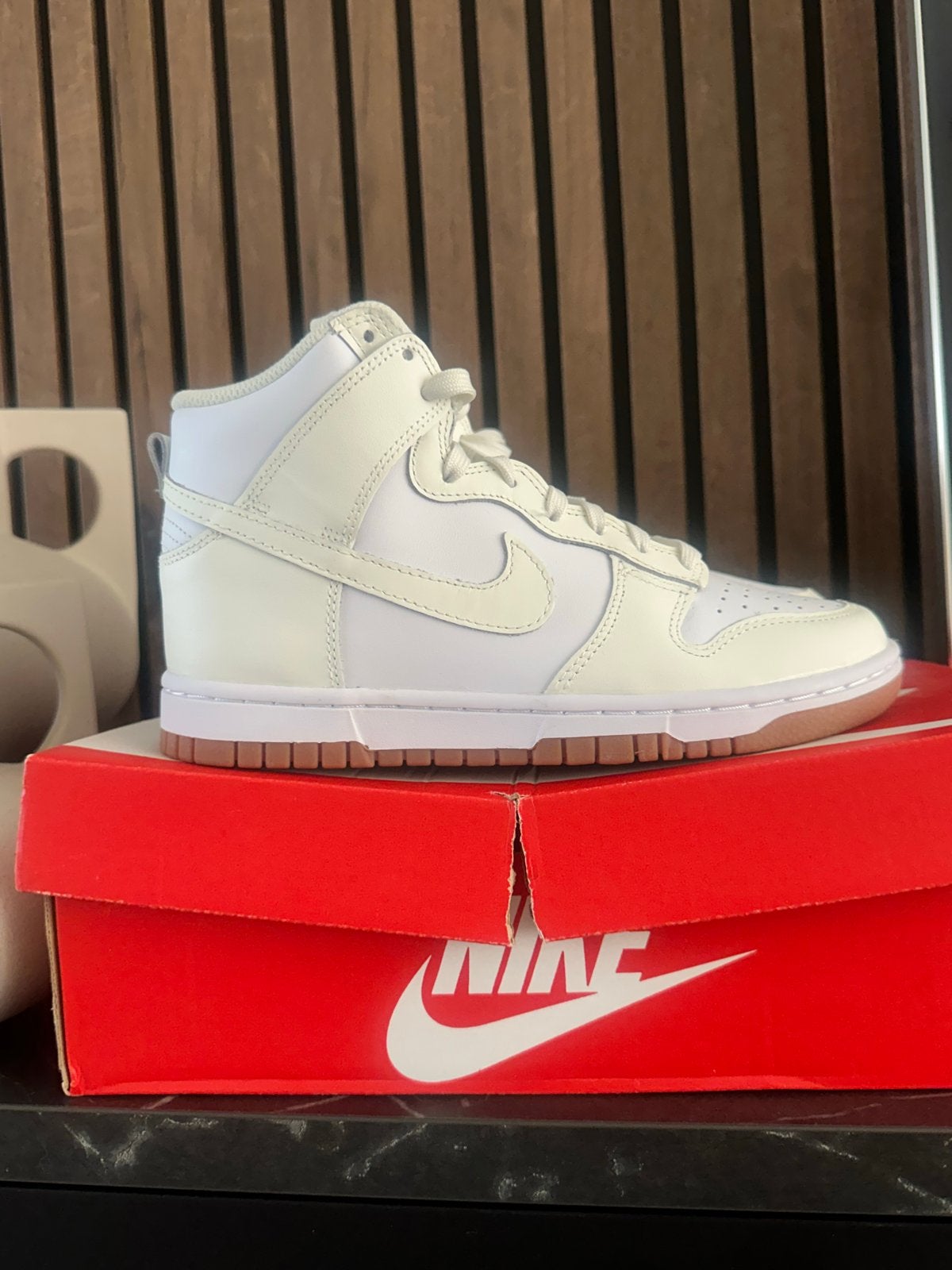 Nike Dunk High White Sail Gum Med Brown maat 37,5, Ophalen of Verzenden, Nieuw, Wit, Sneakers of Gympen