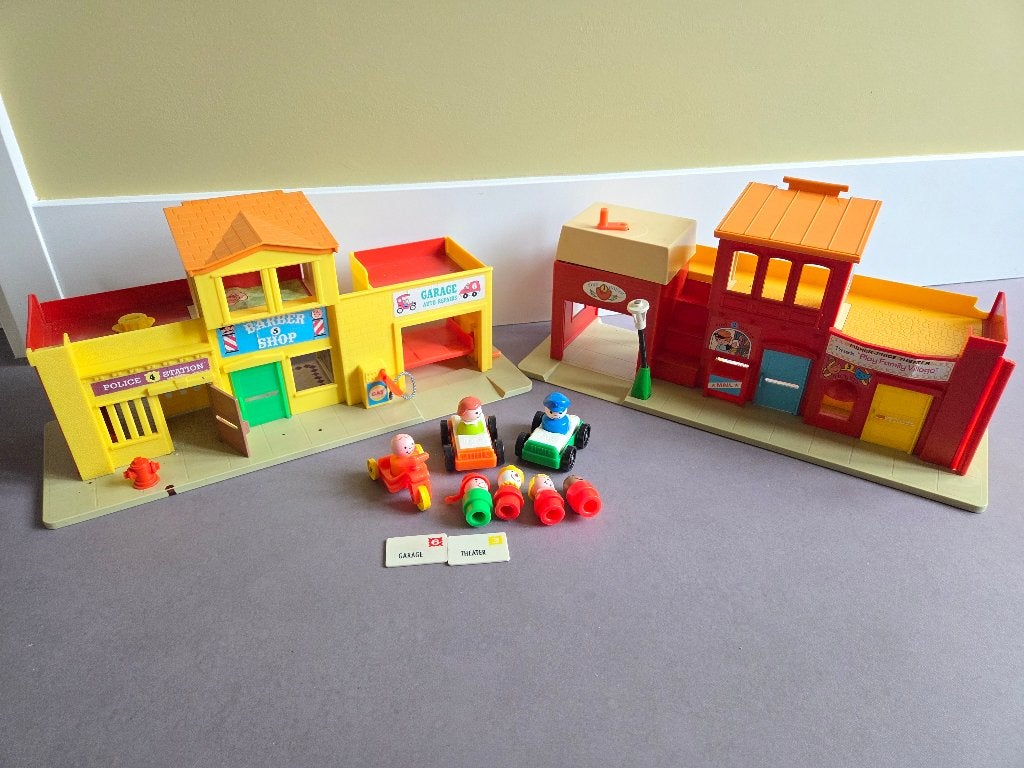 Fisher-Price Dorp met accessoires, Ophalen of Verzenden, Gebruikt, Speelset