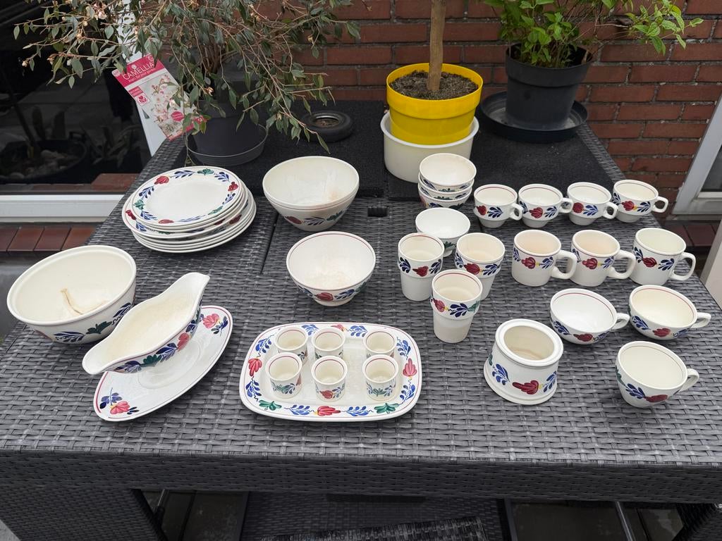 Boerenbont servies met duidelijke gebruikssporen, Huis en Inrichting, Keuken | Servies, Ophalen, Gebruikt, Aardewerk, Boerenbont