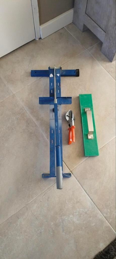 Laminaat Snijder plus plinten knipper en aankloppen, Ophalen, 50 tot 150 cm, 10 m² of meer, 10 tot 30 cm
