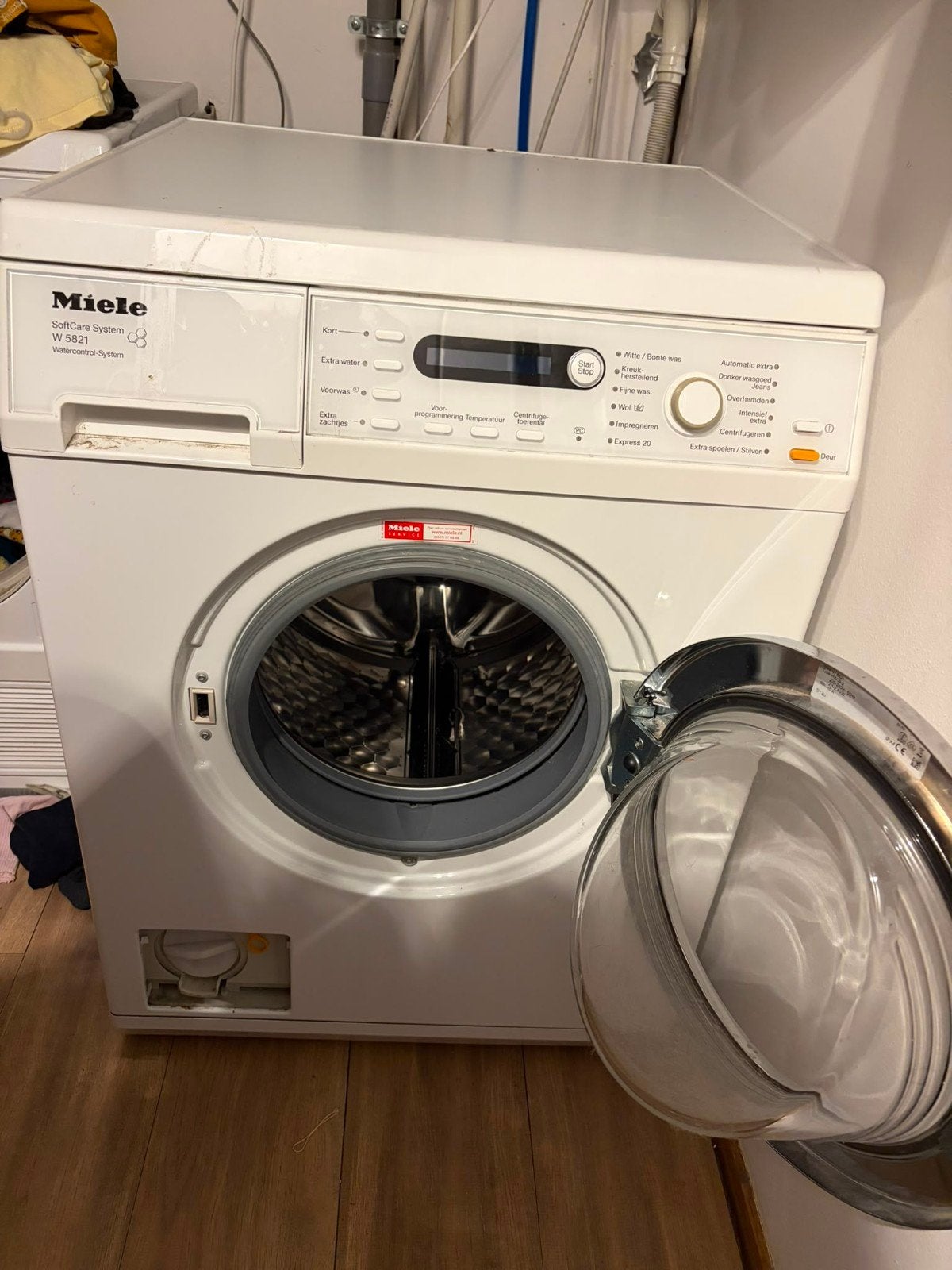 Miele SoftCare System W 5821 Wasmachine, Gebruikt, Voorlader, 85 tot 90 cm, 1200 tot 1600 toeren
