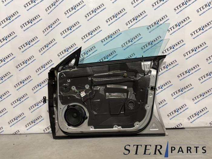 Portier 4Deurs rechts-voor van een Mercedes CLS-Klasse (775), Auto-onderdelen, Carrosserie en Plaatwerk, Gebruikt, -, Deur, Ophalen of Verzenden