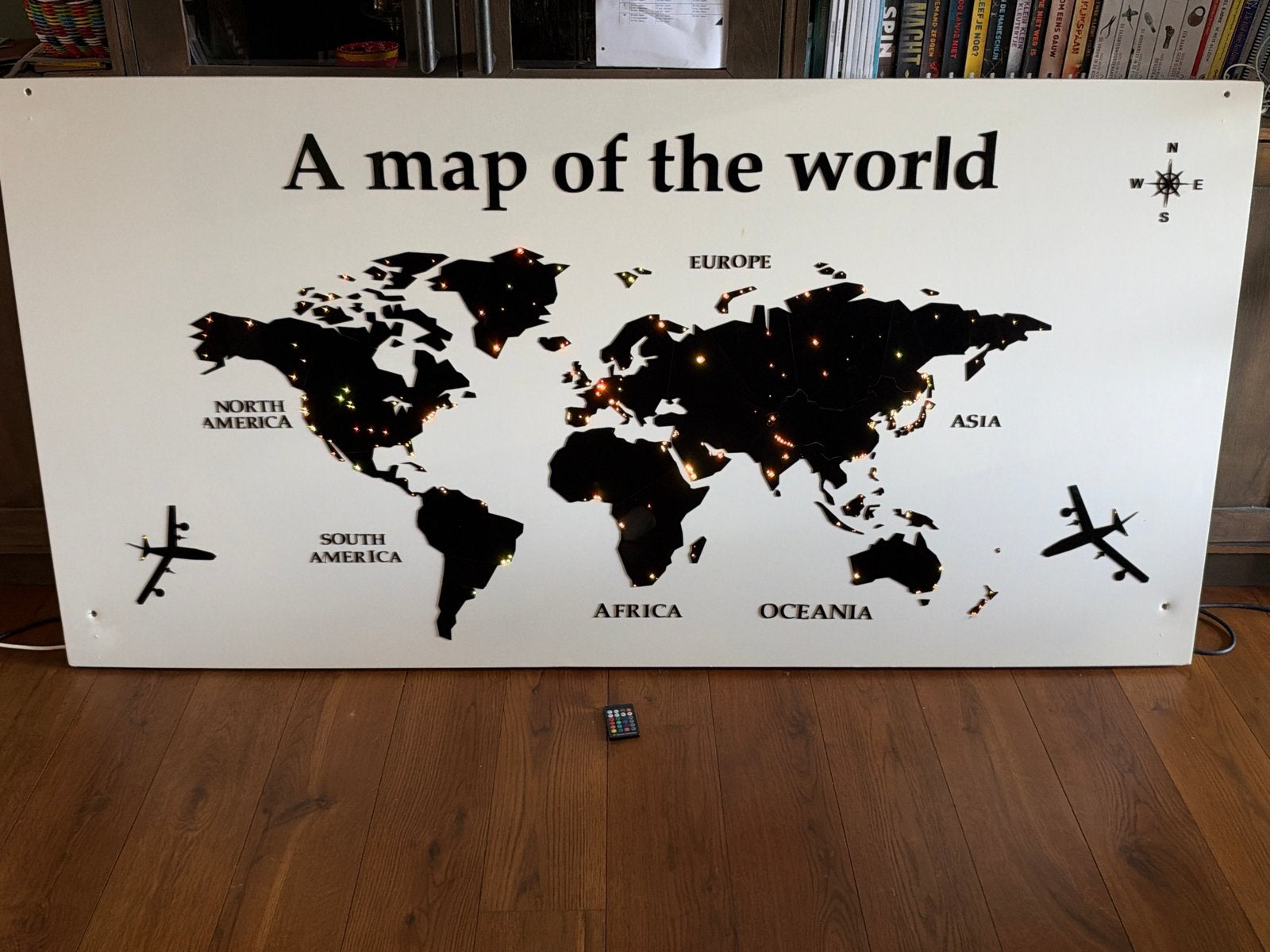 Verlichte Wereldkaart Wanddecoratie met Afstandsbediening, Huis en Inrichting, Ophalen, Hout, Zo goed als nieuw, Modern
