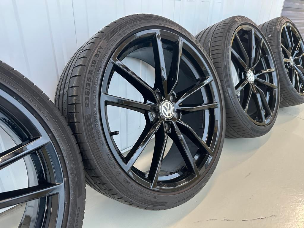 19'' VW Golf 7R GTI Pretoria 5G0601025 Velgen Continental, Auto-onderdelen, Banden en Velgen, 19 inch, Gebruikt, Banden en Velgen