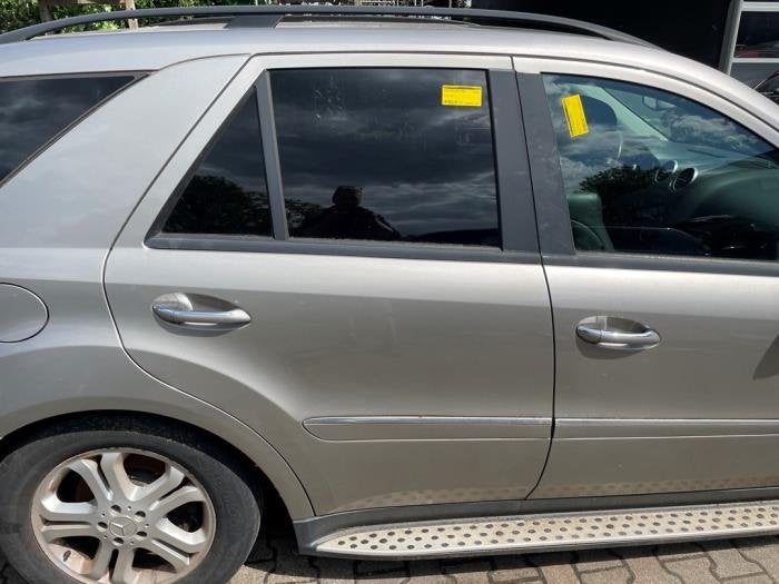 Portier 4Deurs rechts-achter van een Mercedes ML-Klasse (C72, Gebruikt, -, Deur, Ophalen of Verzenden