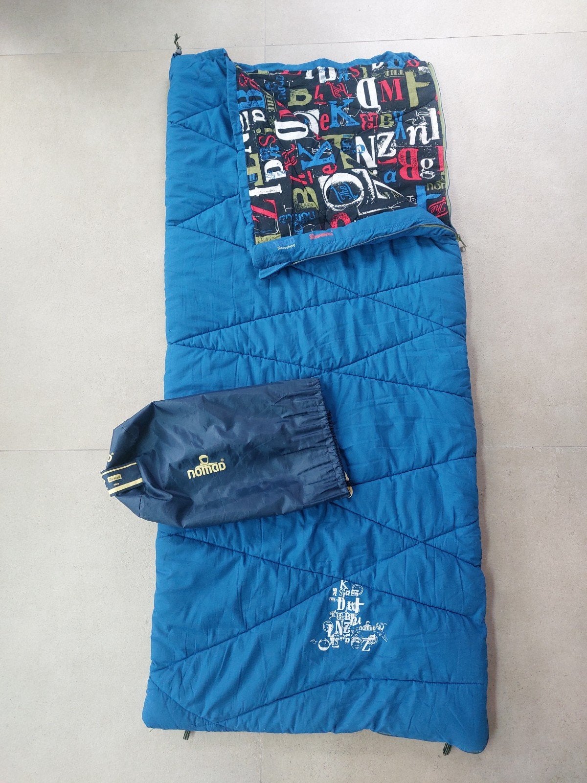 Nomad Sleepyhero Slaapzak Junior Classic -  Blauw met print, Ophalen, Zo goed als nieuw