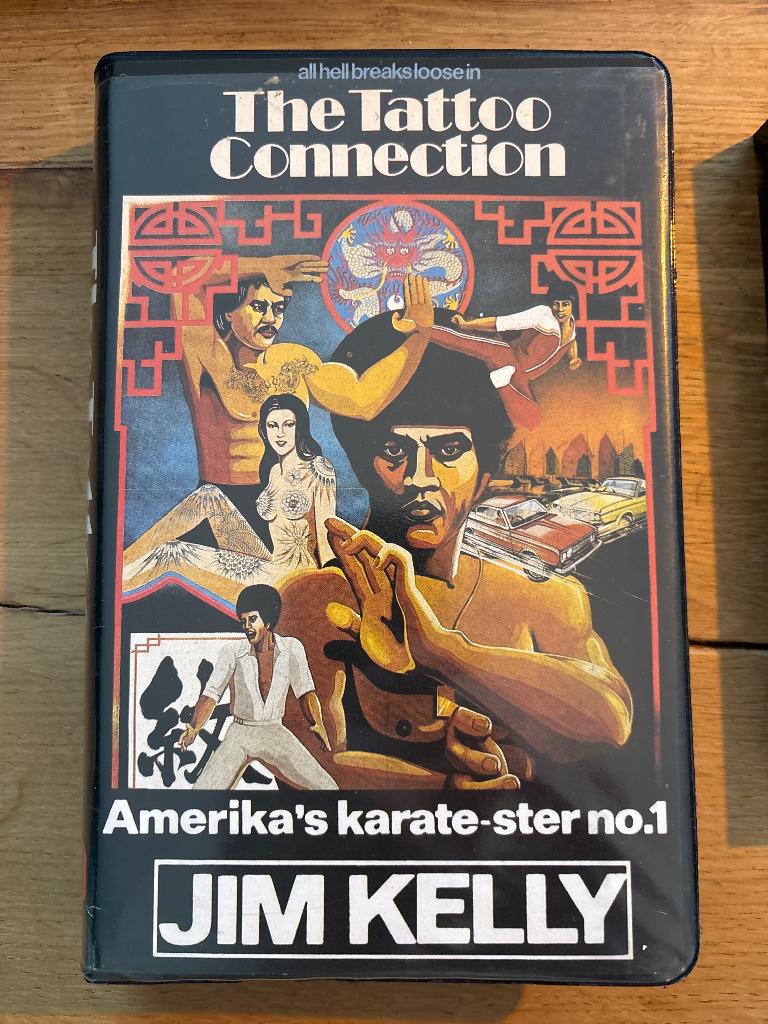VHS The Tattoo Connection, Vanaf 16 jaar, Ophalen of Verzenden, Gebruikt, Actie en Avontuur