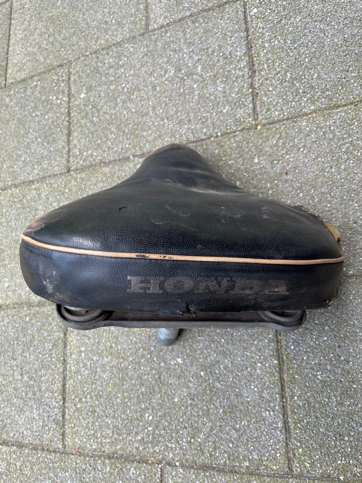 Zadel honda amigo novio, Fietsen en Brommers, Ophalen of Verzenden, Zo goed als nieuw, Zadel, Overige merken