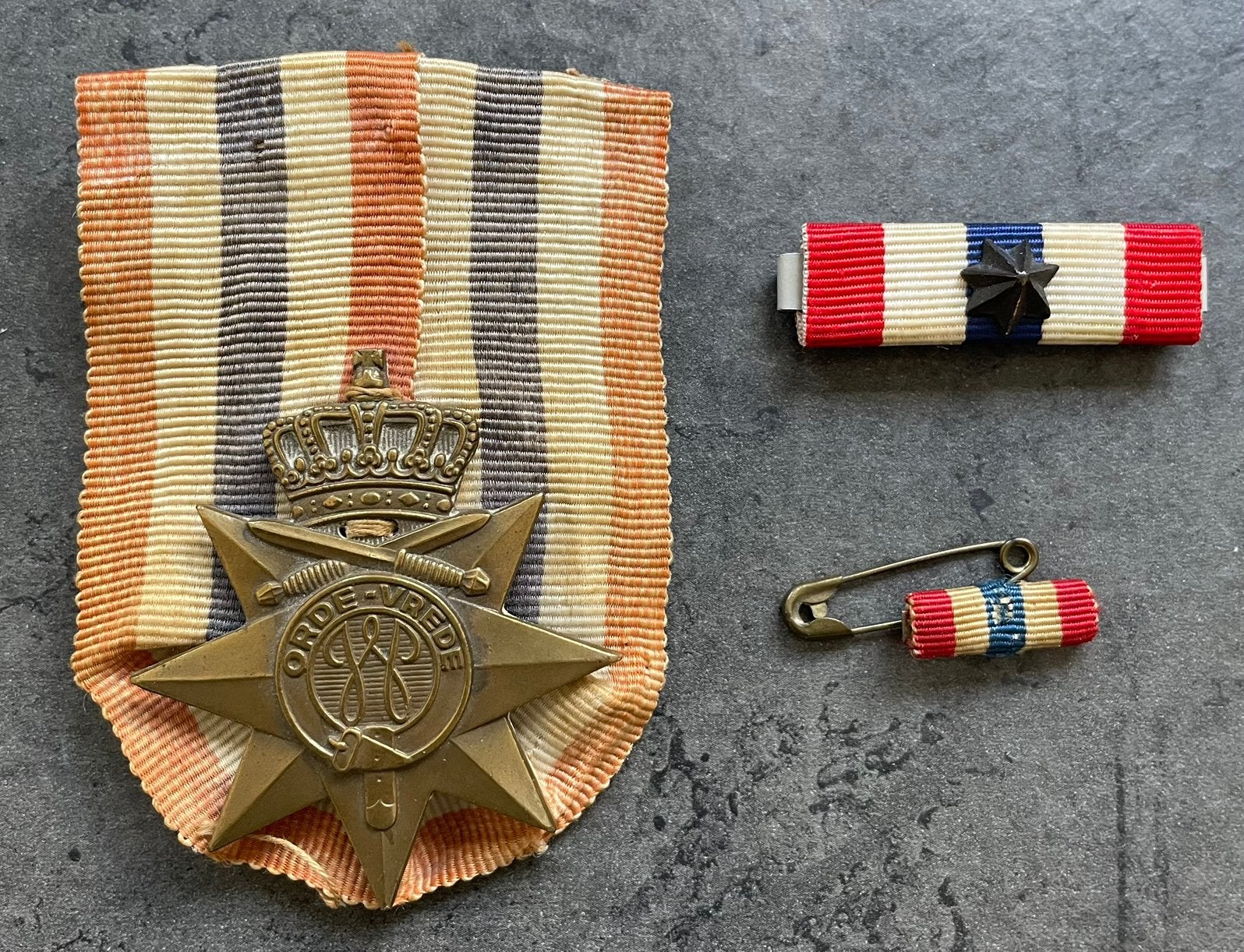 Nederlandse medaille ereteken orde en vrede, Ophalen of Verzenden, Nederland, Lintje, Medaille of Wings