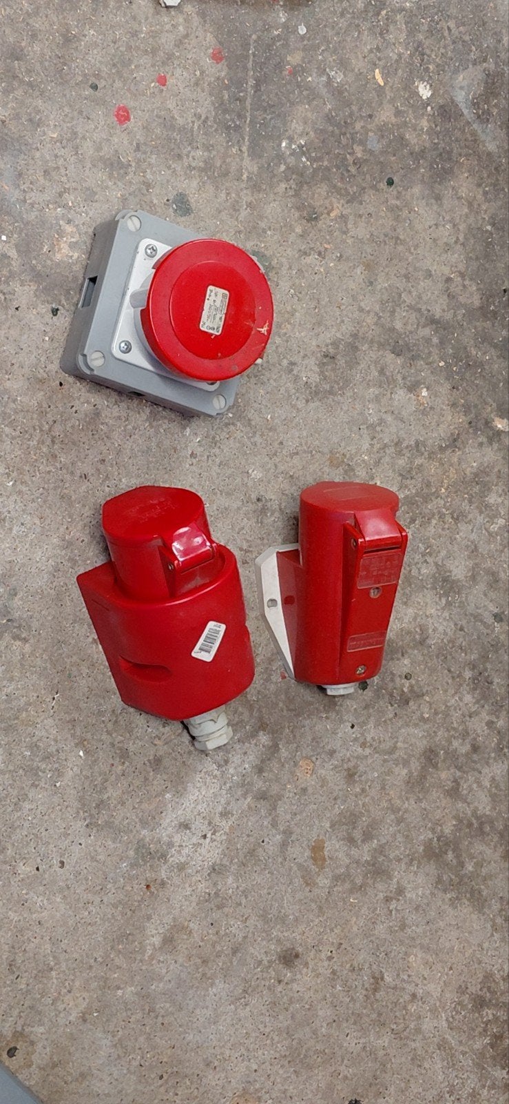 3x Rode CEE stekker - 32A 400V, Ophalen of Verzenden, Gebruikt, Overige merken, Stekkerdoos