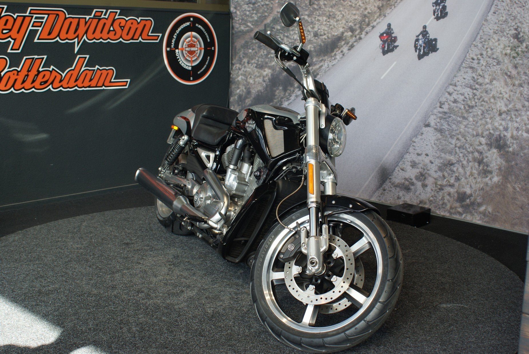 Harley-Davidson VRSCF V-Rod Muscle (bj 2009), Motoren, Laan van Vredenoord 33
2289 DA  RIJSWIJK, NL, Overig, Sales@harleydavidsonrotterdam.nl