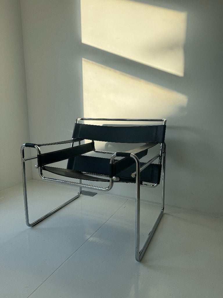 Wassily chair Marcel Breuer (replica), Ophalen, Zo goed als nieuw, Leer, Bauhaus