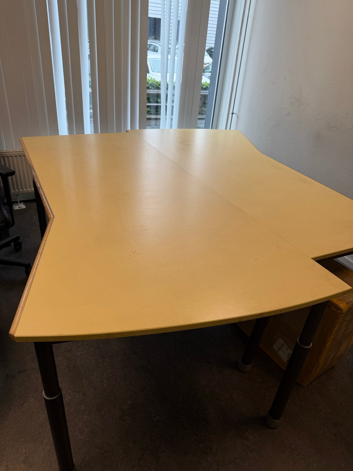 Bureau met hoek, 2 meter lang, 1.02 meter breed, Huis en Inrichting, Bureaus, Ophalen, Gebruikt