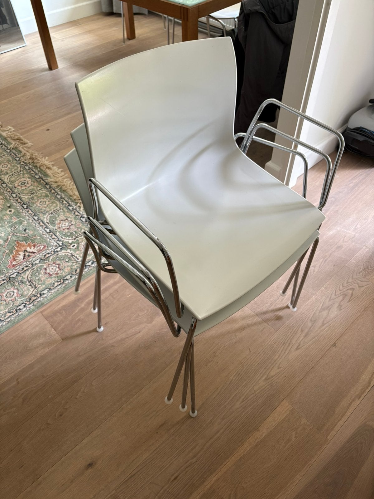 Arper catifa 46 6x wit met armleuningen, Ophalen, Gebruikt, Wit, Vijf, Zes of meer stoelen