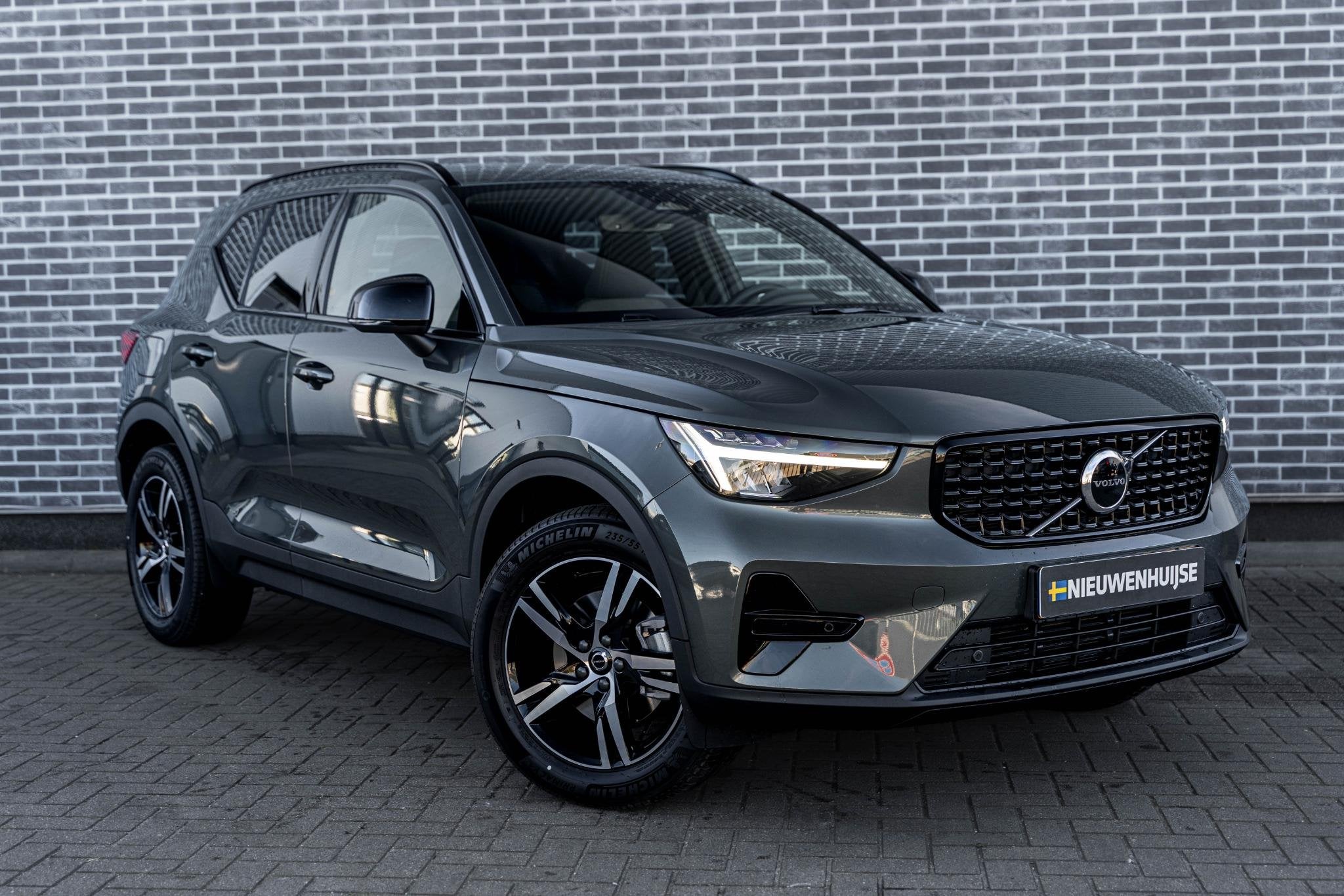 Volvo XC40 2.0 B4 Plus Dark | Trekhaak | Harman Kardon Audio, Auto's, Gebruikt, Euro 6, 4 cilinders, Origineel Nederlands